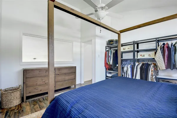 $2,250 | 1818 South Lakeshore Boulevard, Unit 30, Austin, TX 78741