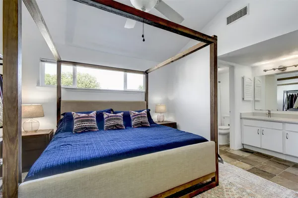 $2,250 | 1818 South Lakeshore Boulevard, Unit 30, Austin, TX 78741