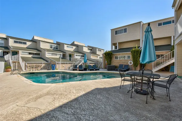 $2,250 | 1818 South Lakeshore Boulevard, Unit 30, Austin, TX 78741