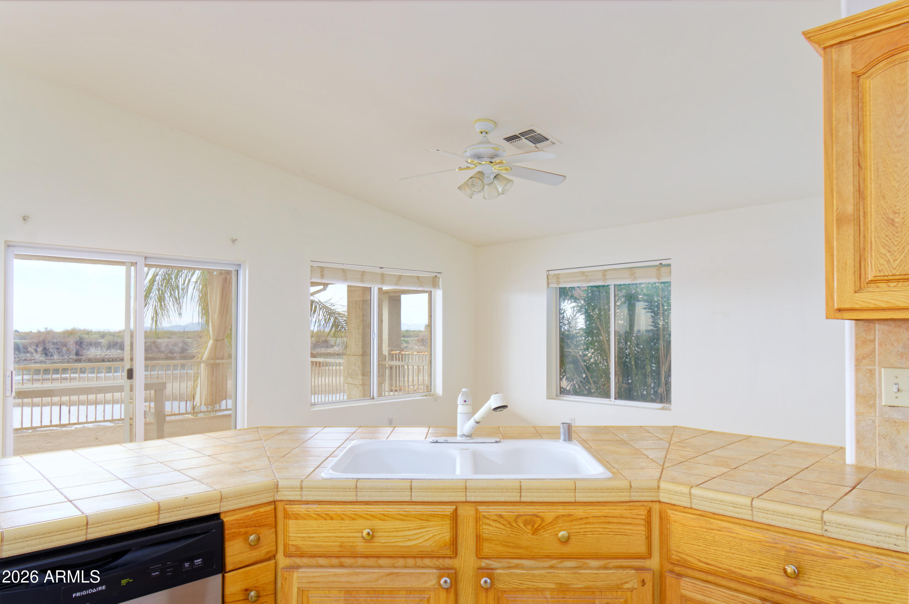 48926 Riviera Place Ehrenberg, AZ 85334 - Photo 7 of 37