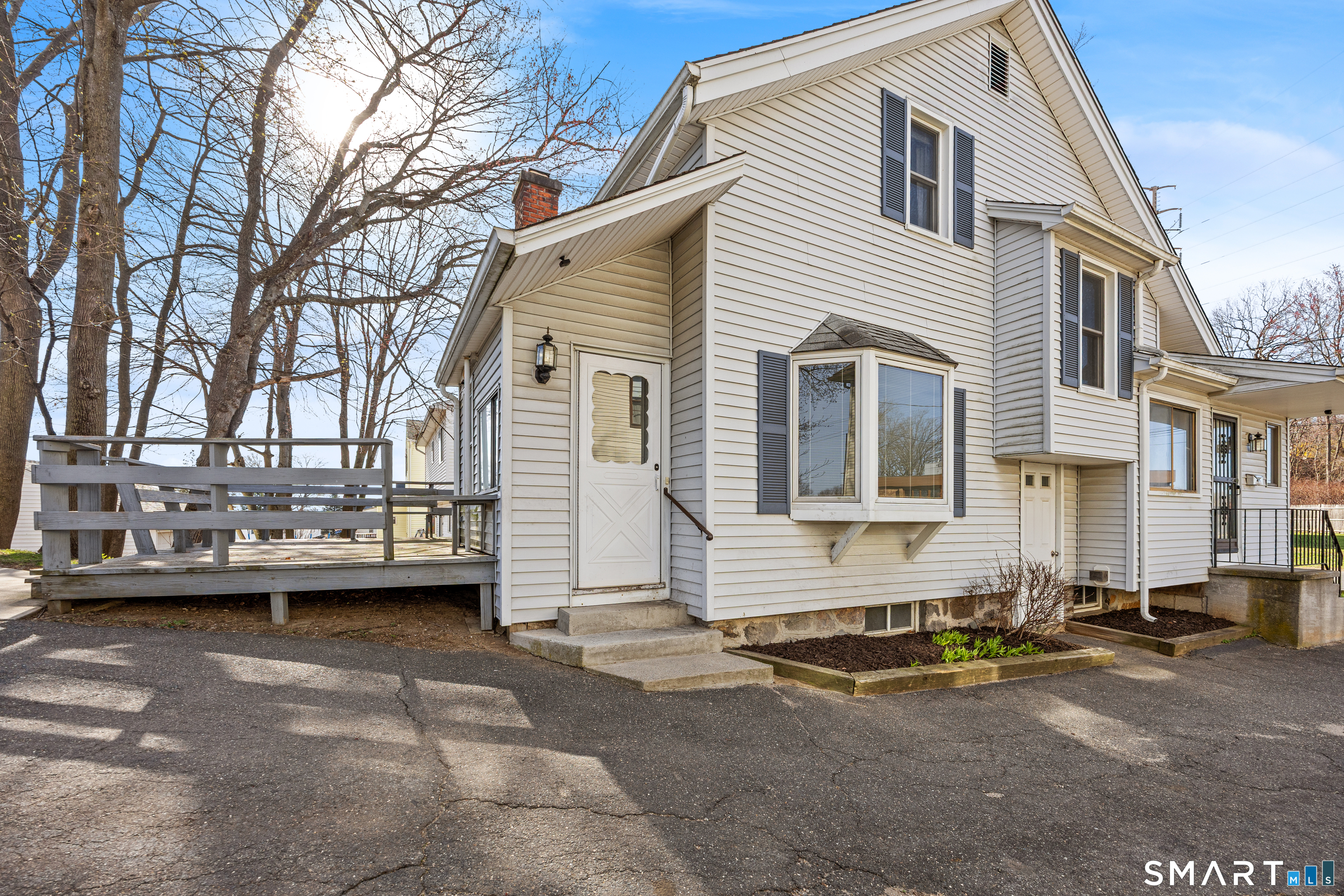 88 Cynthia Street Waterbury, CT 06708 - Photo 2 of 32