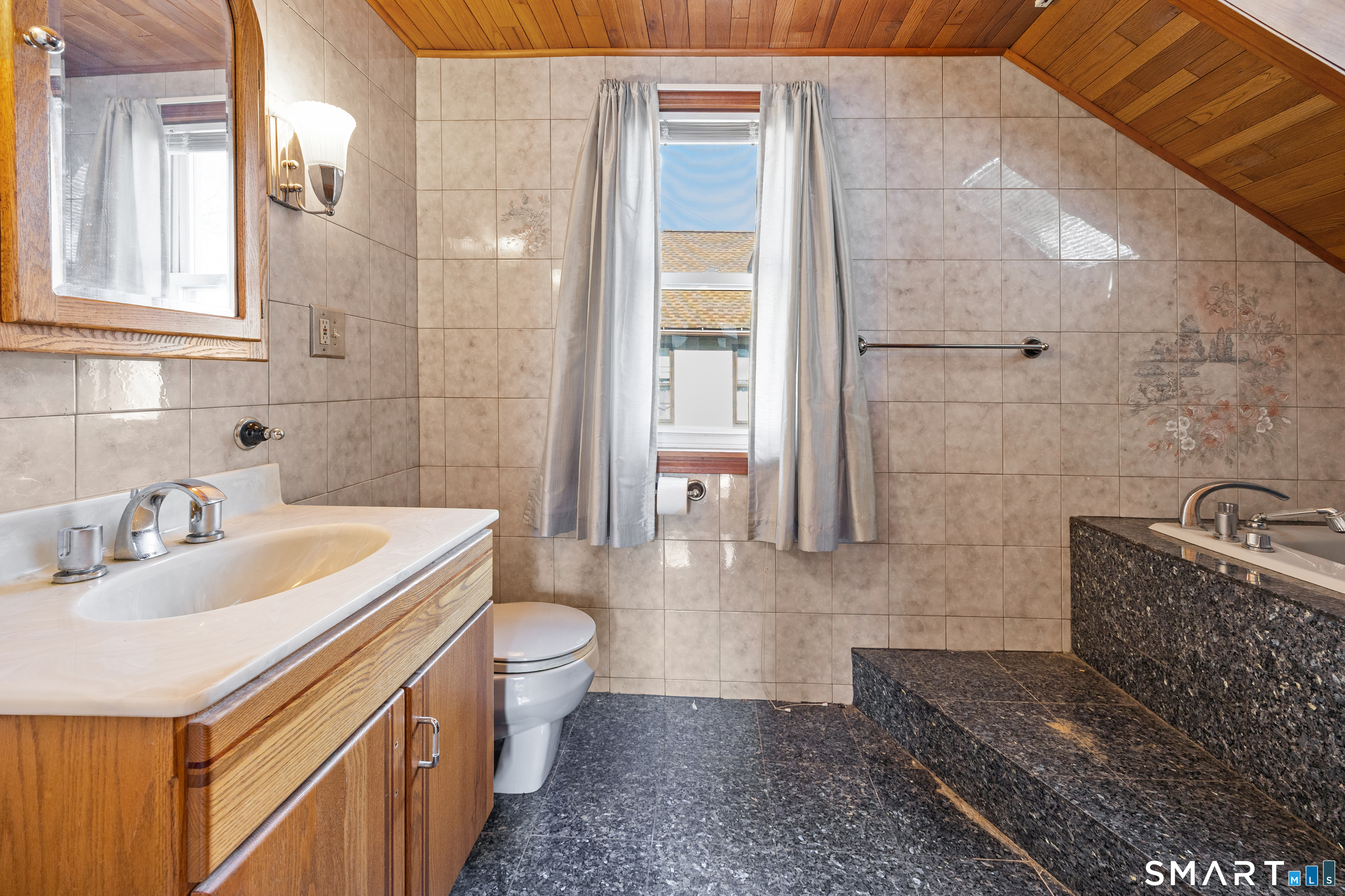 88 Cynthia Street Waterbury, CT 06708 - Photo 22 of 32