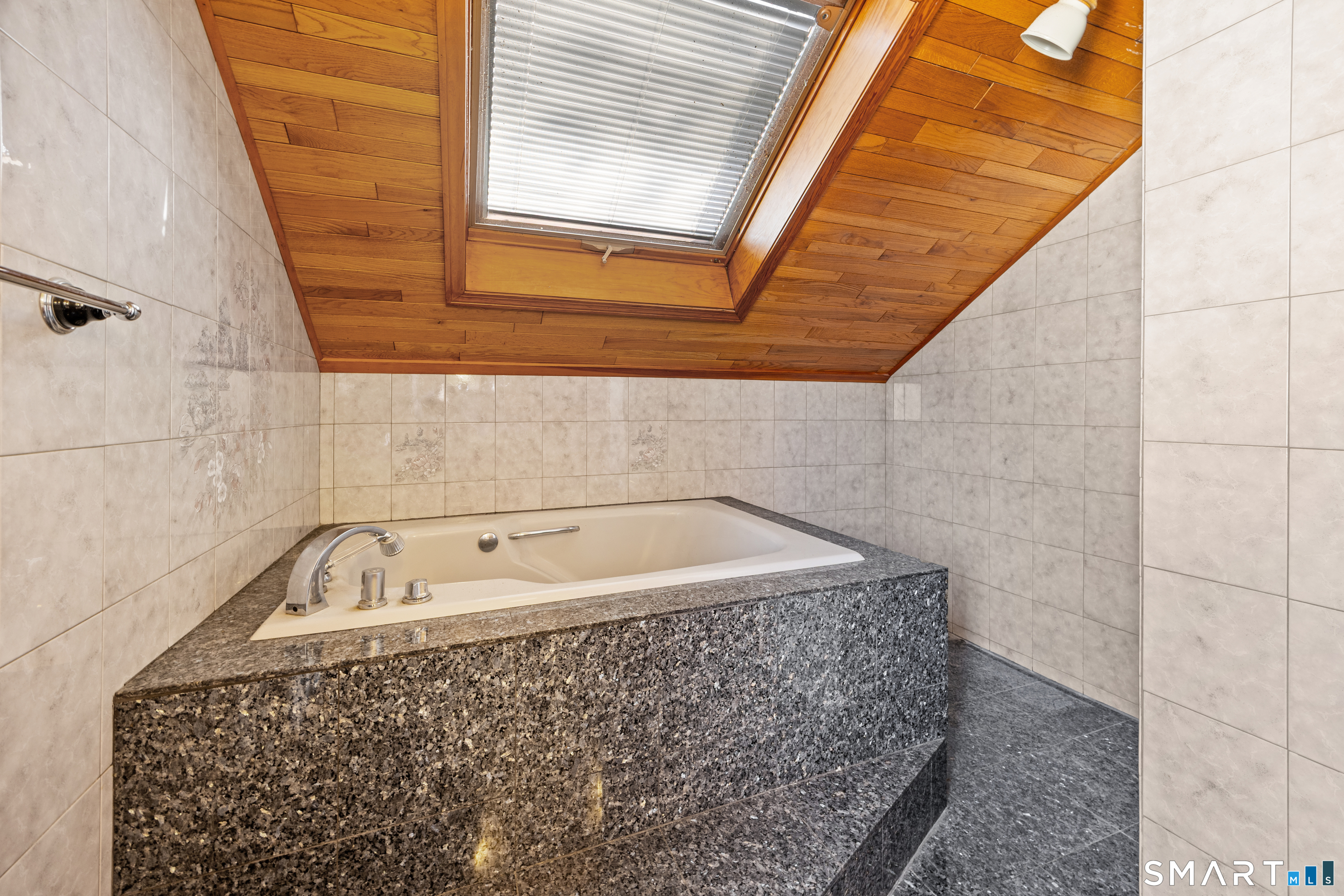 88 Cynthia Street Waterbury, CT 06708 - Photo 23 of 32