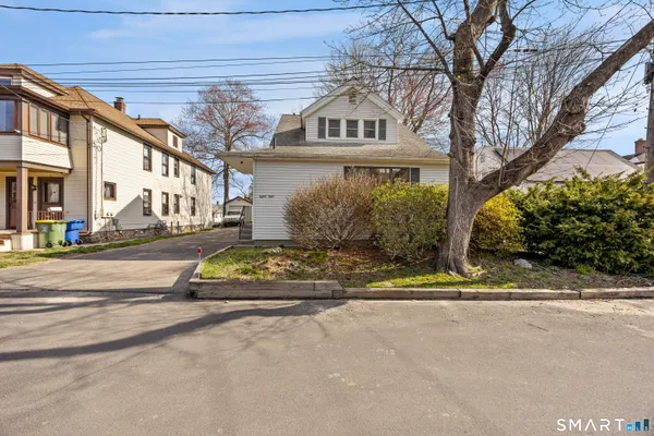 $299,900 | 88 Cynthia Street, Waterbury, CT 06708