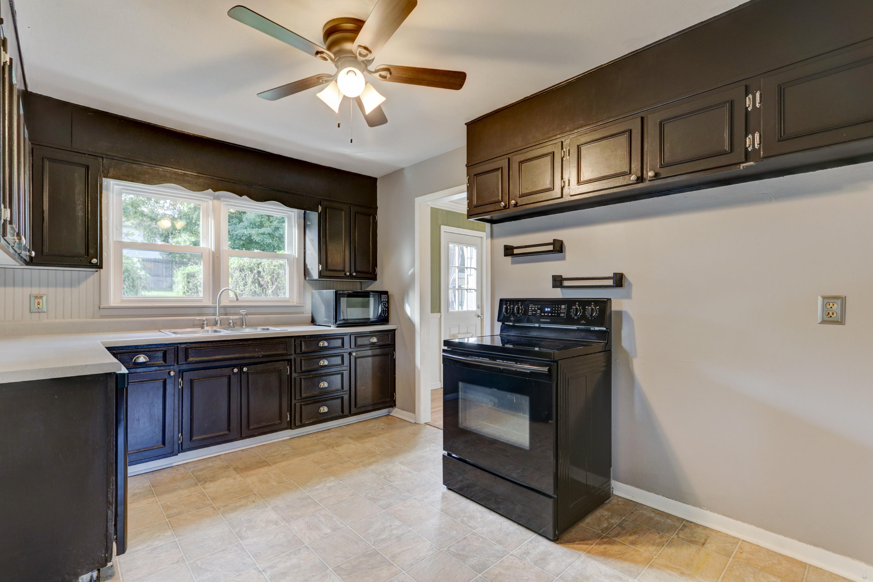 2030 Aster Road Knoxville, TN 37918 - Photo 4 of 18 Positive Perceptions-5