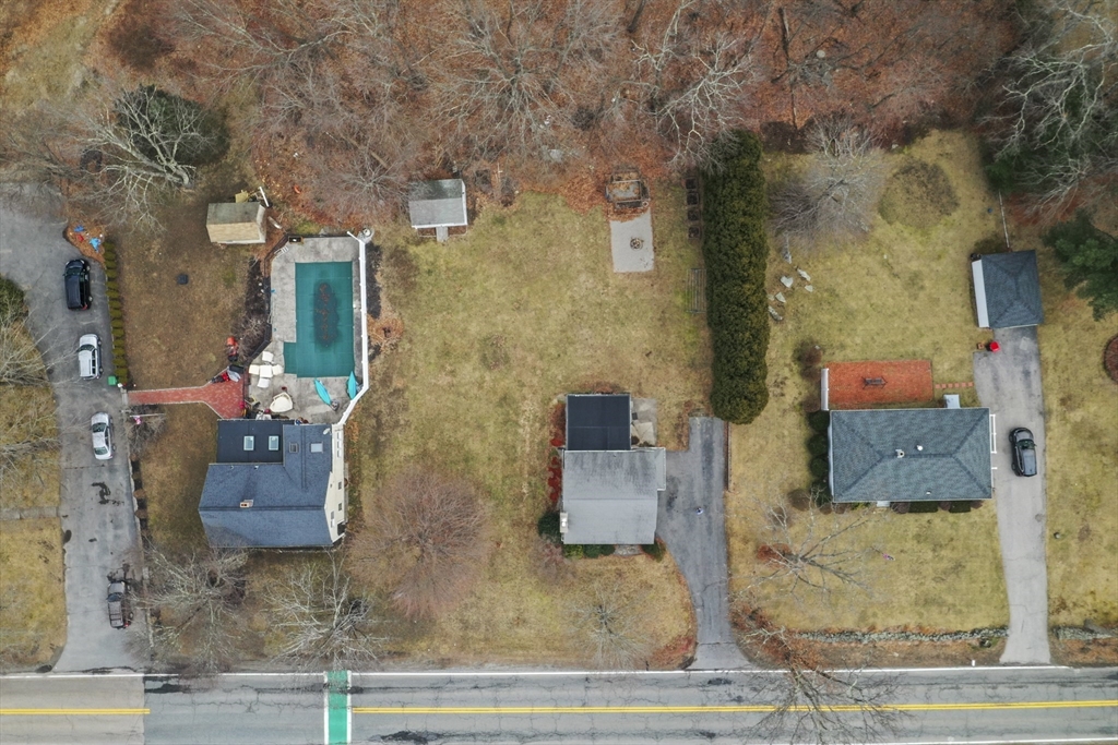 17 Putnam Hill Road Sutton, MA 01590 - Photo 28 of 30 an aerial view of a house with a outdoor space