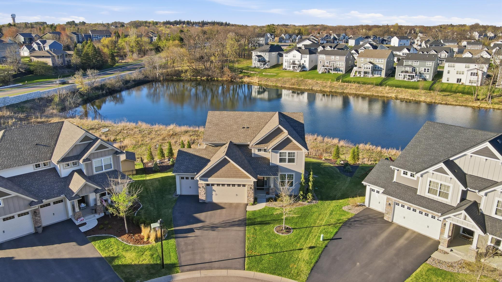 7253 Rogers Court Chanhassen, MN 55317 - Photo 4 of 52