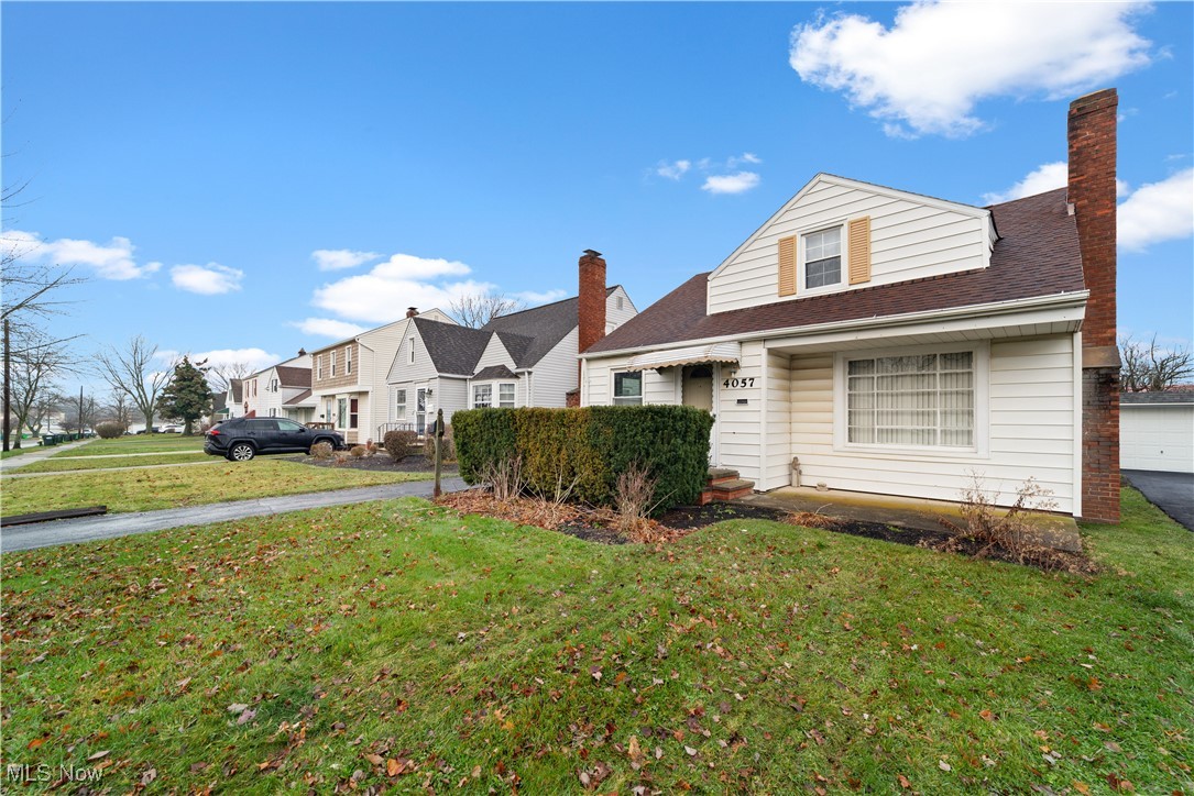 4057 Wilmington Road Cleveland, OH 44121 - Photo 2 of 34