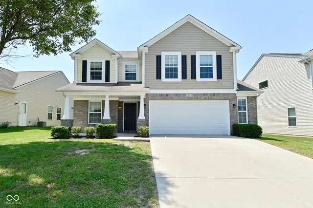 $289,900 | 8354 Fieldfare Way, Indianapolis, IN 46237
