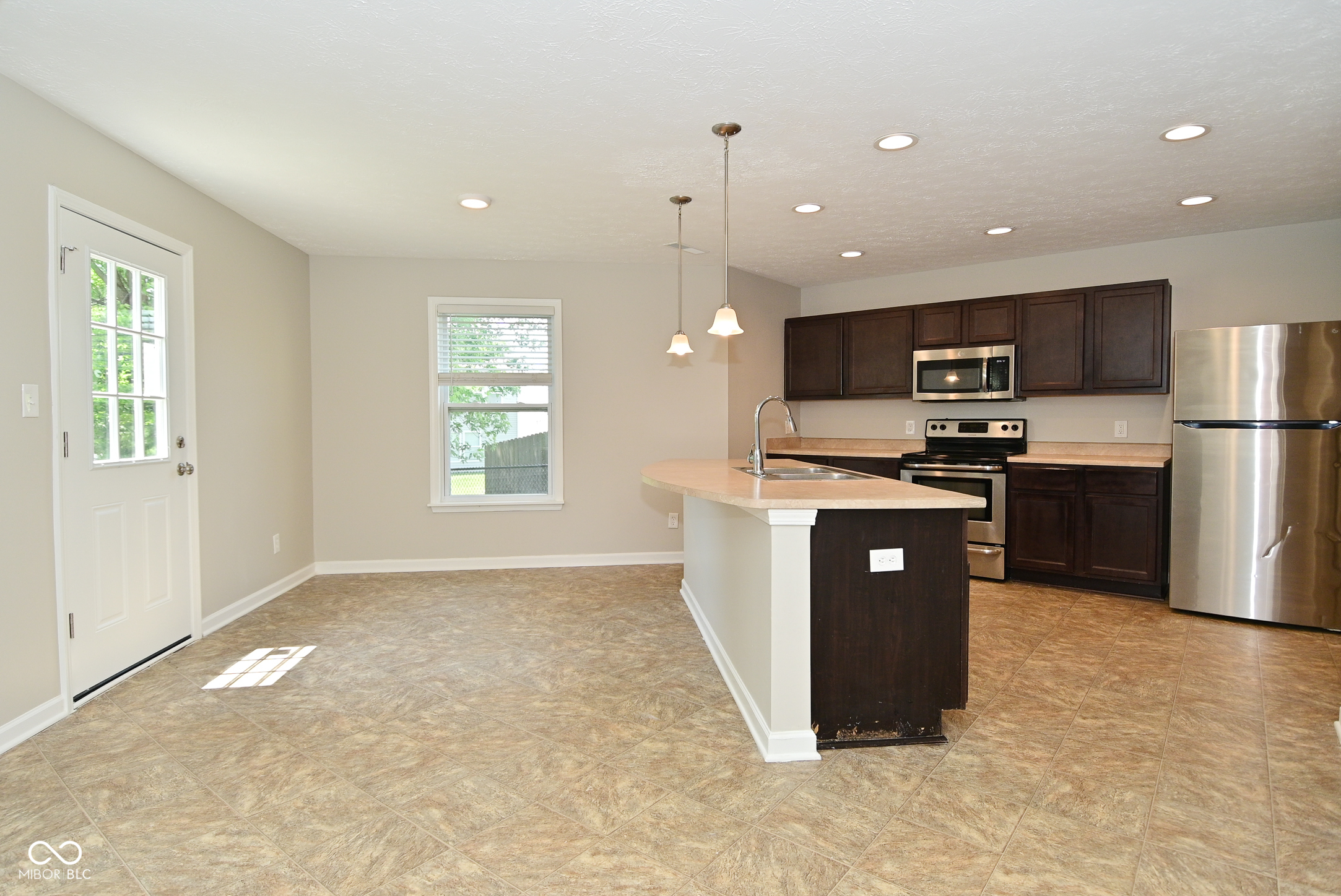 8354 Fieldfare Way Indianapolis, IN 46237 - Photo 11 of 34