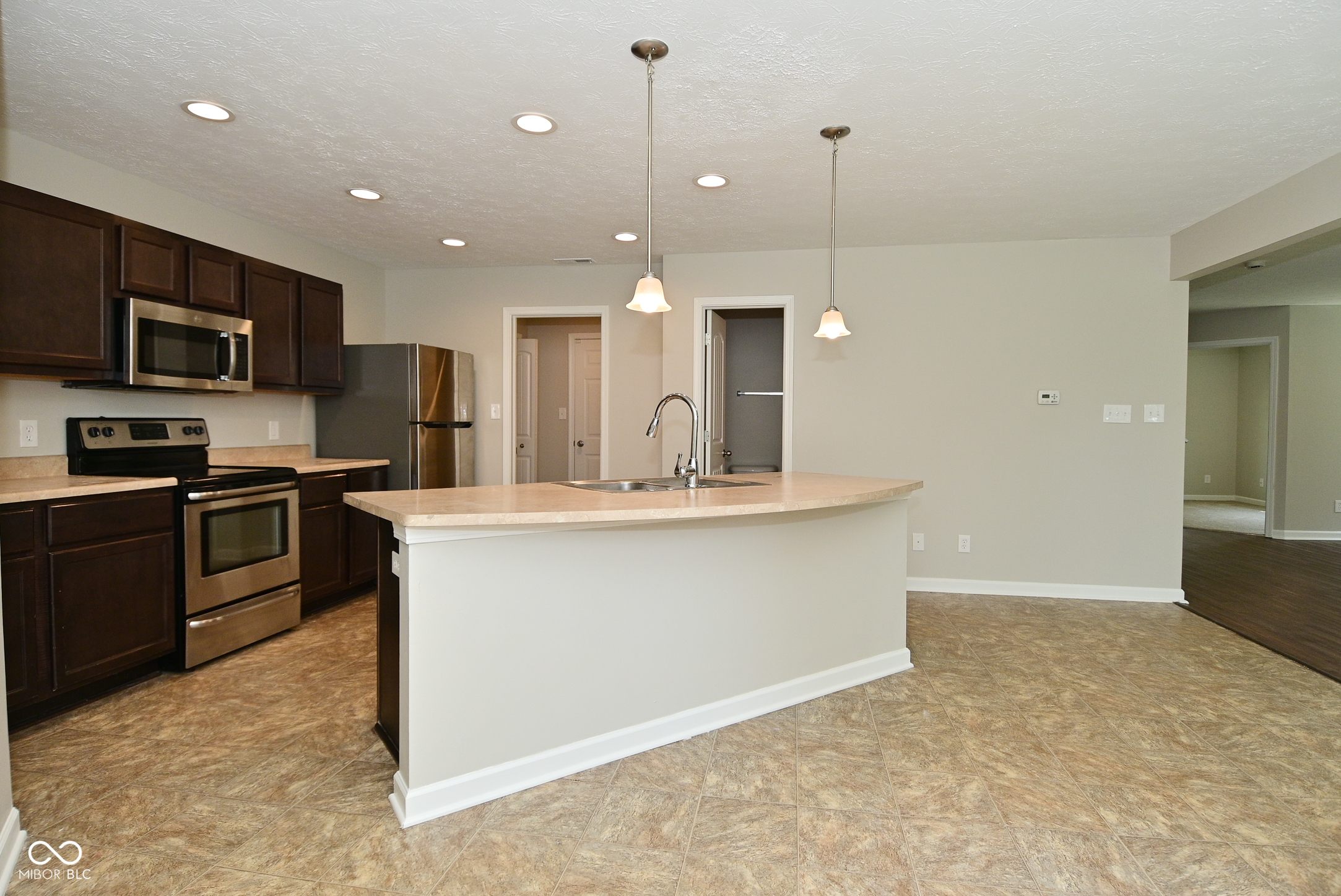 8354 Fieldfare Way Indianapolis, IN 46237 - Photo 12 of 34