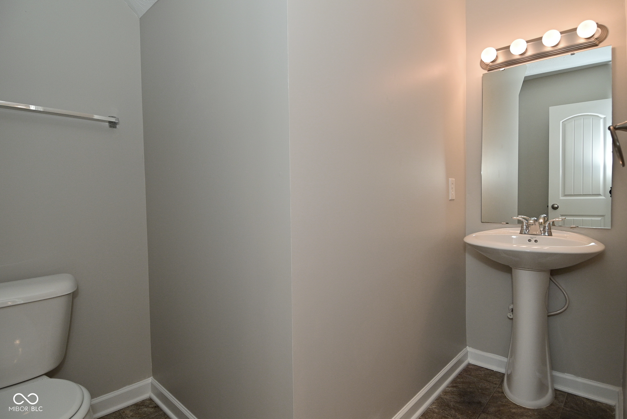 8354 Fieldfare Way Indianapolis, IN 46237 - Photo 16 of 34