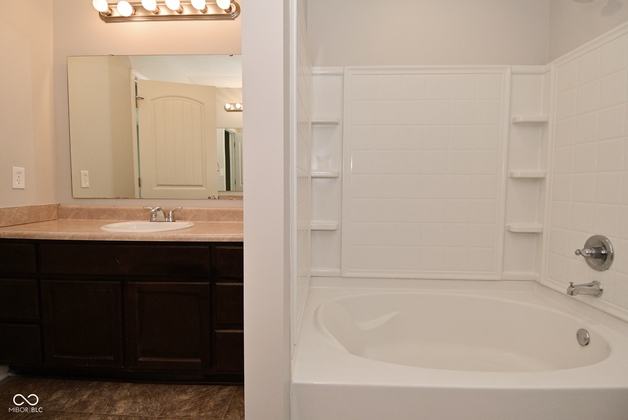 8354 Fieldfare Way Indianapolis, IN 46237 - Photo 29 of 34