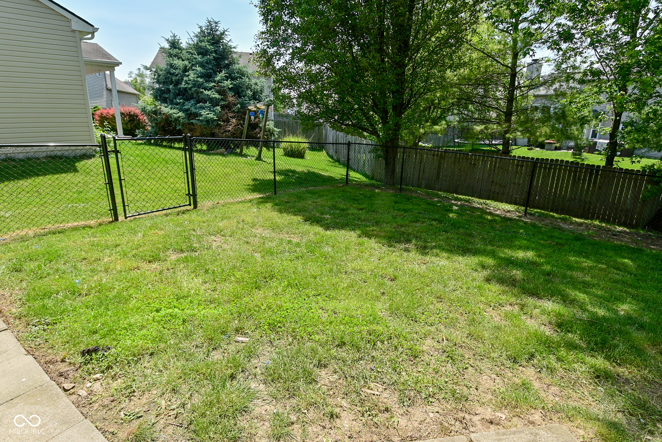 8354 Fieldfare Way Indianapolis, IN 46237 - Photo 32 of 34