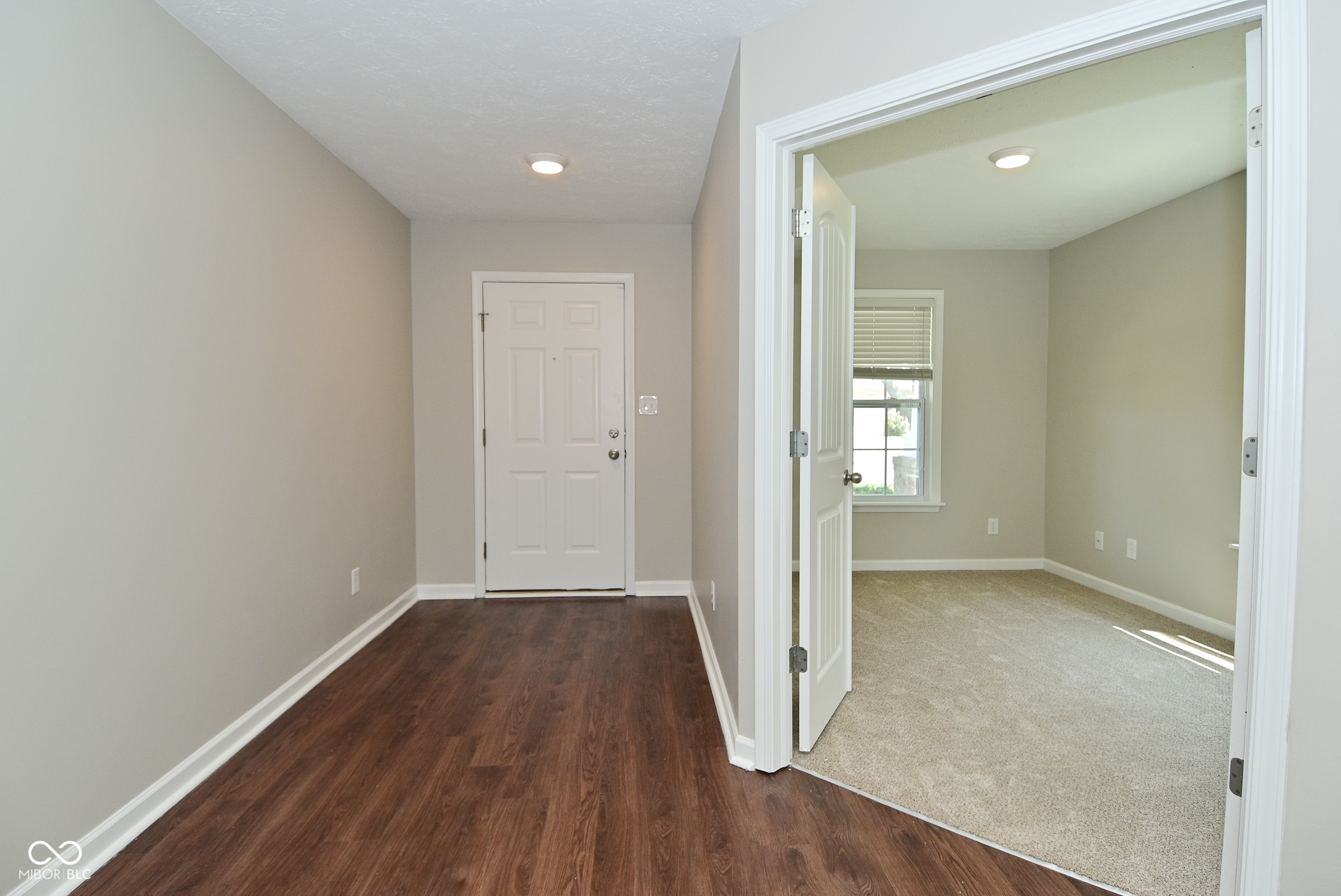 8354 Fieldfare Way Indianapolis, IN 46237 - Photo 4 of 34