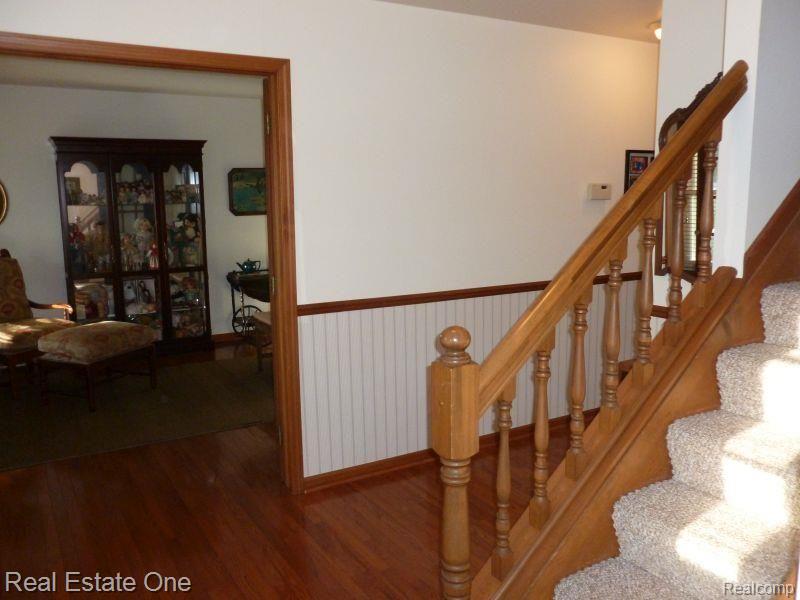 3243 Landview Drive Rochester, MI 48306 - Photo 4 of 41 Foyer