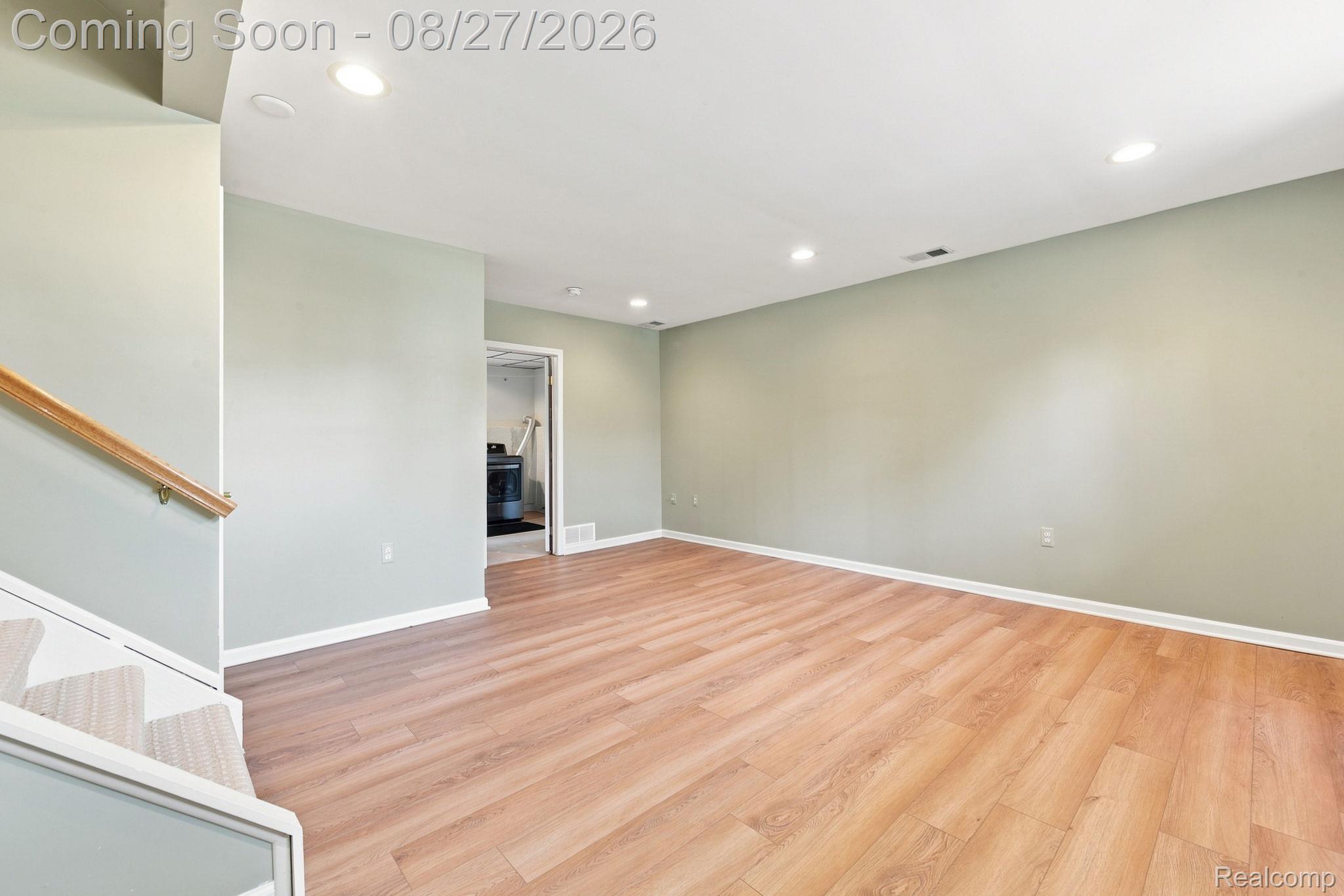 42120 Ridge Road West Novi, MI 48375 - Photo 10 of 32 12-web-or-mls-42120-ridge-rd-w.jpg