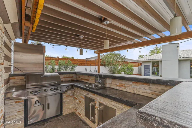 $1,190,000 | 701 La Cruz Drive, El Paso, TX 79902