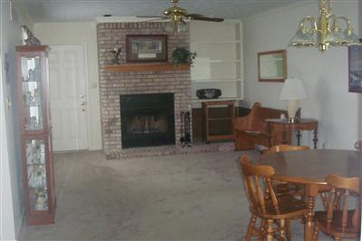 336 Stonegate Way Lexington, KY 40503 - Photo 3 of 6 The family room/dining room combination