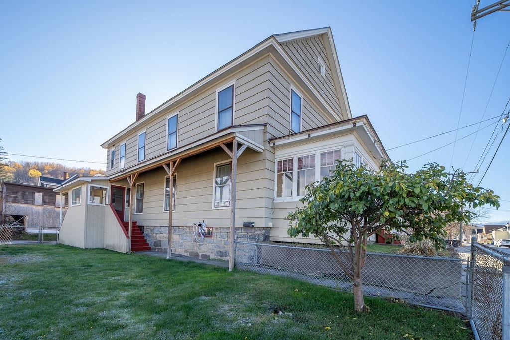 534 Champlain Street Berlin, NH 03570 - Photo 7 of 51