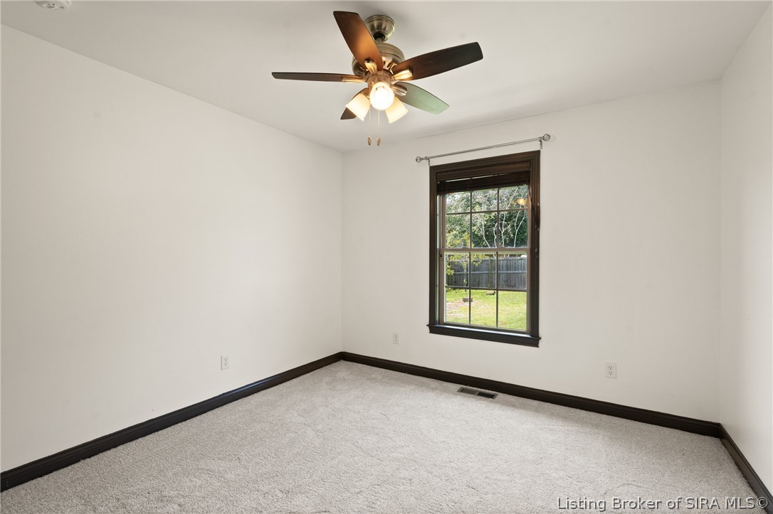 9113 Falcon Ridge Sellersburg, IN 47172 - Photo 15 of 40 Gallery Image 15