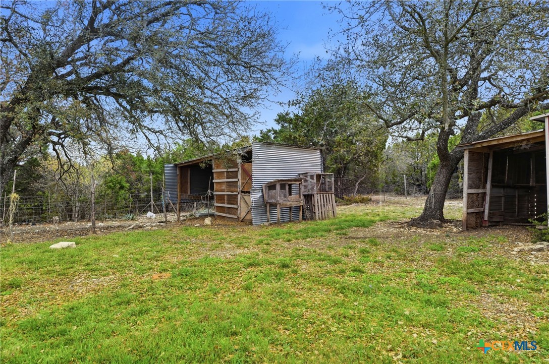 770 Private Road 3447 Kempner, TX 76539 - Photo 34 of 34 front view of a house with a yard