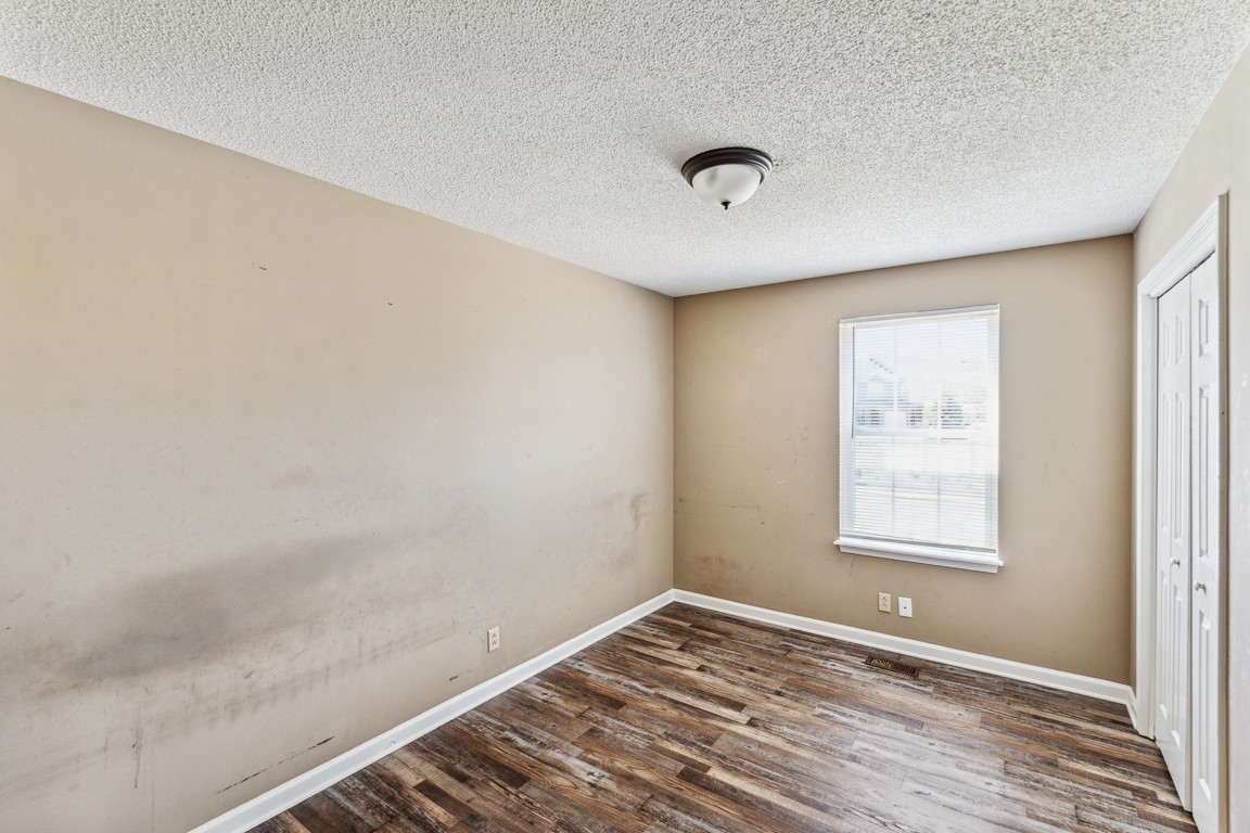 771 Needmore Road Clarksville, TN 37040 - Photo 7 of 15 an empty room with a window