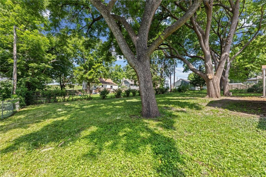 5808 Mackey Street Merriam, KS 66202 - Photo 28 of 32