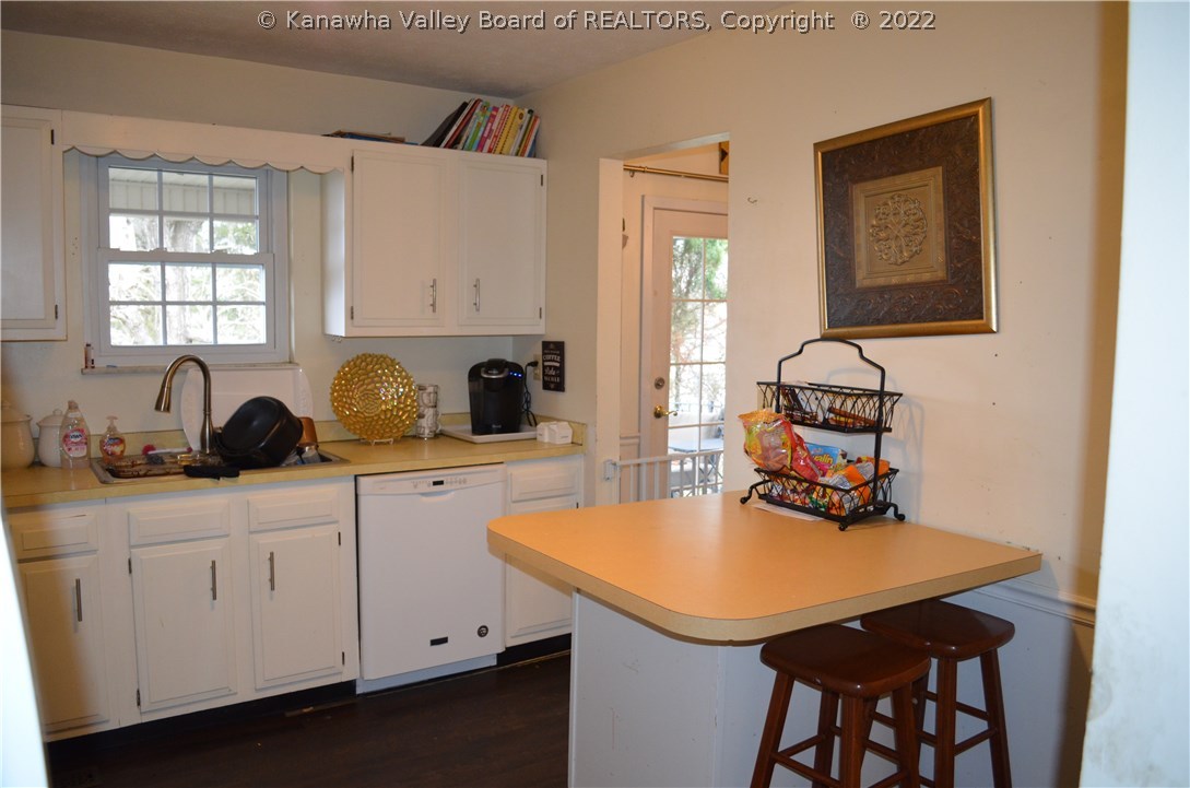 320 Edgewood Circle Ripley, WV 25271 - Photo 4 of 10 Gallery Image 4