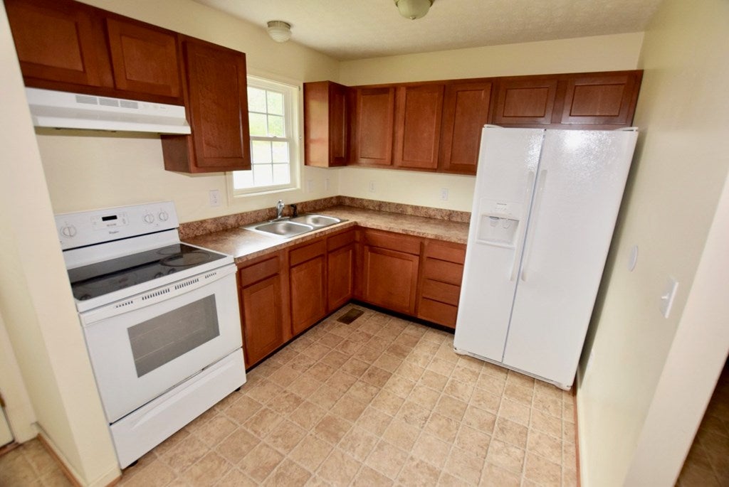 404 Stratton Street Crewe, VA 23930 - Photo 5 of 16 Gallery Image 5