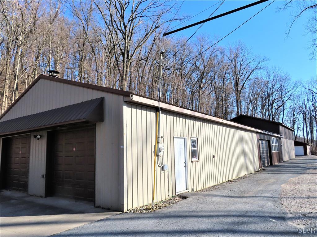2521 Ringhoffer Road Hellertown, PA 18055 - Photo 26 of 35 Side view,