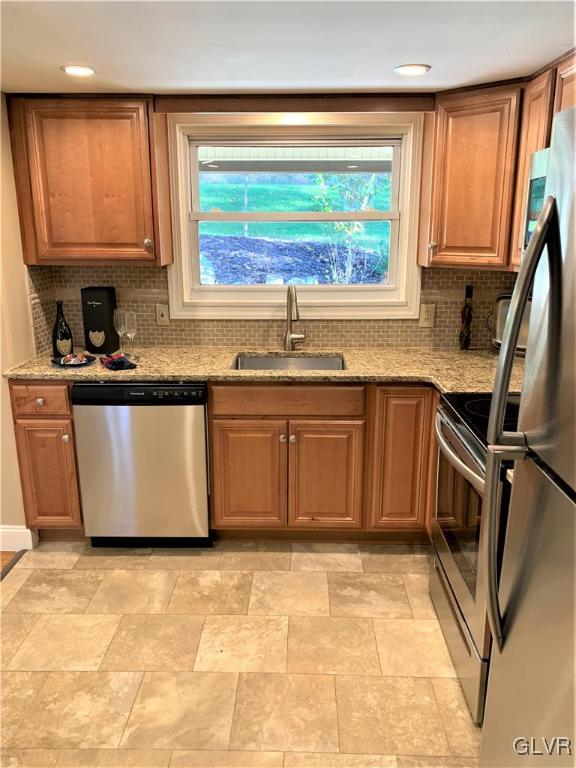 2521 Ringhoffer Road Hellertown, PA 18055 - Photo 5 of 35 Brand new kitchen features beautiful cabinetry, st