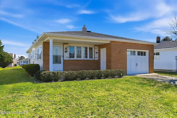 $355,000 | 13 Bimini Drive, Toms River, NJ 08757