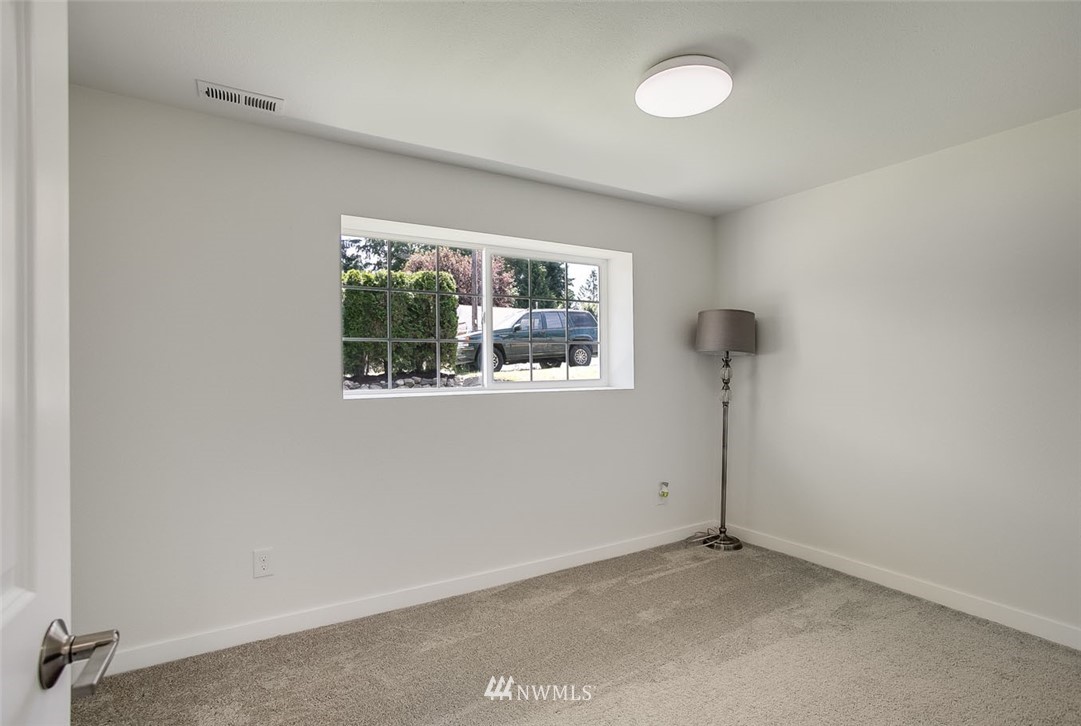 3930 Northeast 6th Place Renton, WA 98056 - Photo 12 of 25