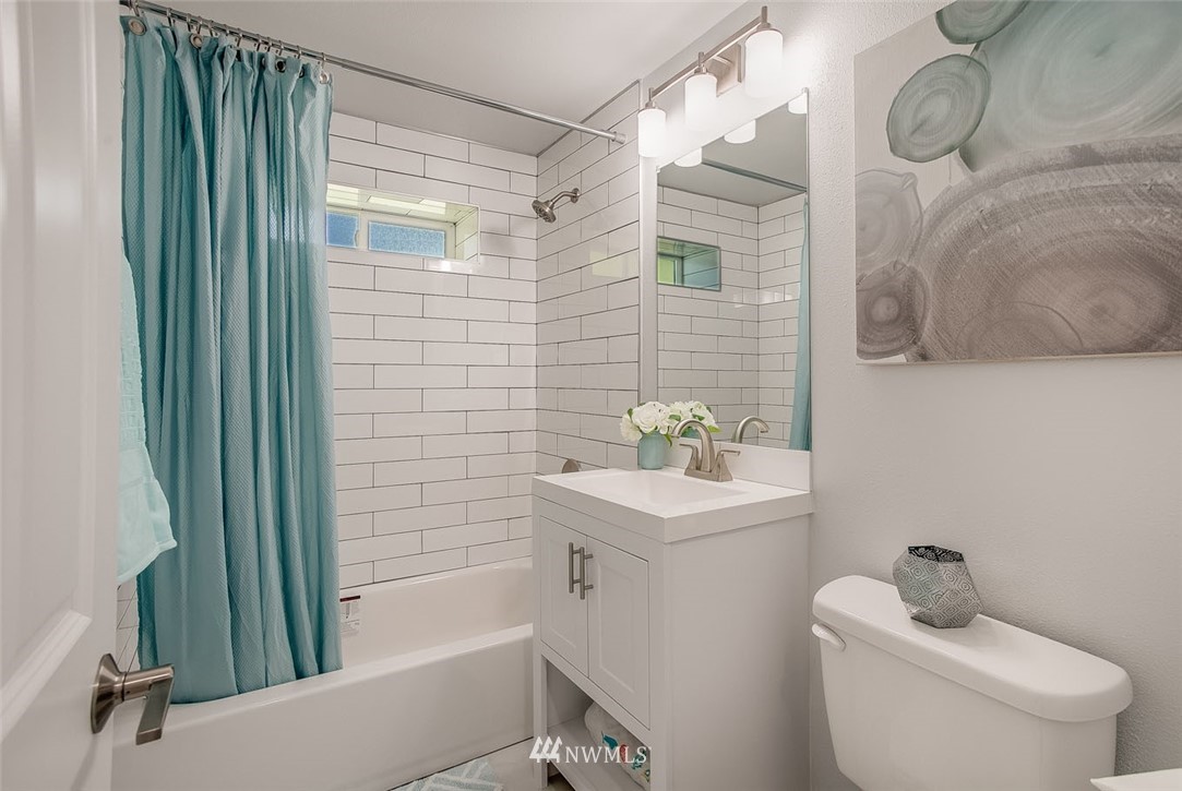 3930 Northeast 6th Place Renton, WA 98056 - Photo 14 of 25