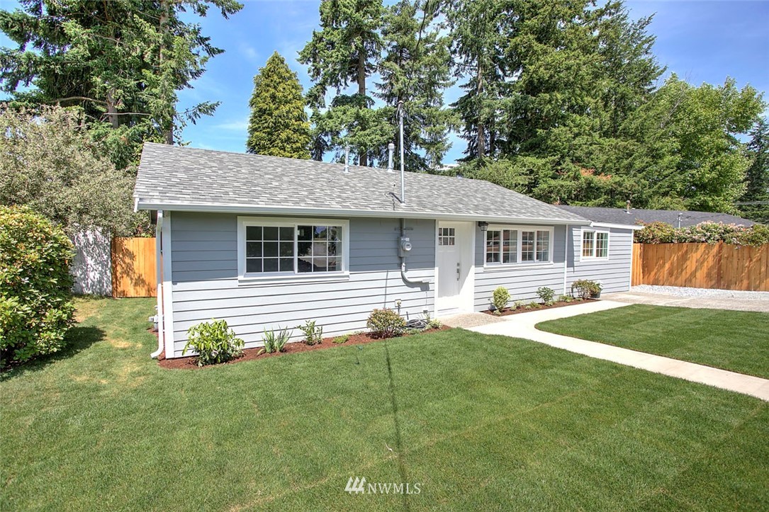 3930 Northeast 6th Place Renton, WA 98056 - Photo 3 of 25