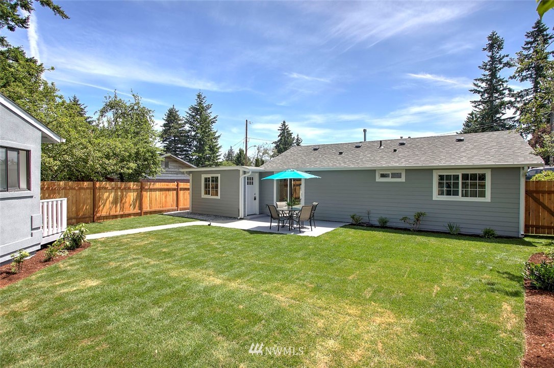 3930 Northeast 6th Place Renton, WA 98056 - Photo 24 of 25