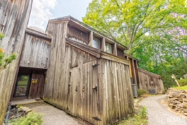 $259,900 | 9451 South Pointe Lasalles Drive, Bloomington, IN 47401