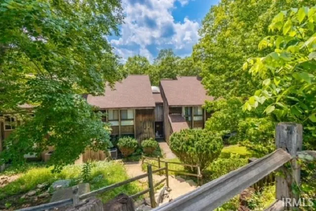 $259,900 | 9451 South Pointe Lasalles Drive, Bloomington, IN 47401