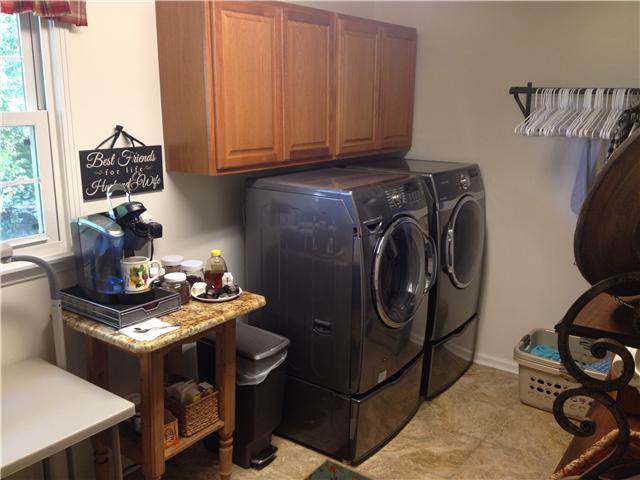 562 Natchez Bend Road Nashville, TN 37221 - Photo 19 of 20 Recently remodeled Laundry Room