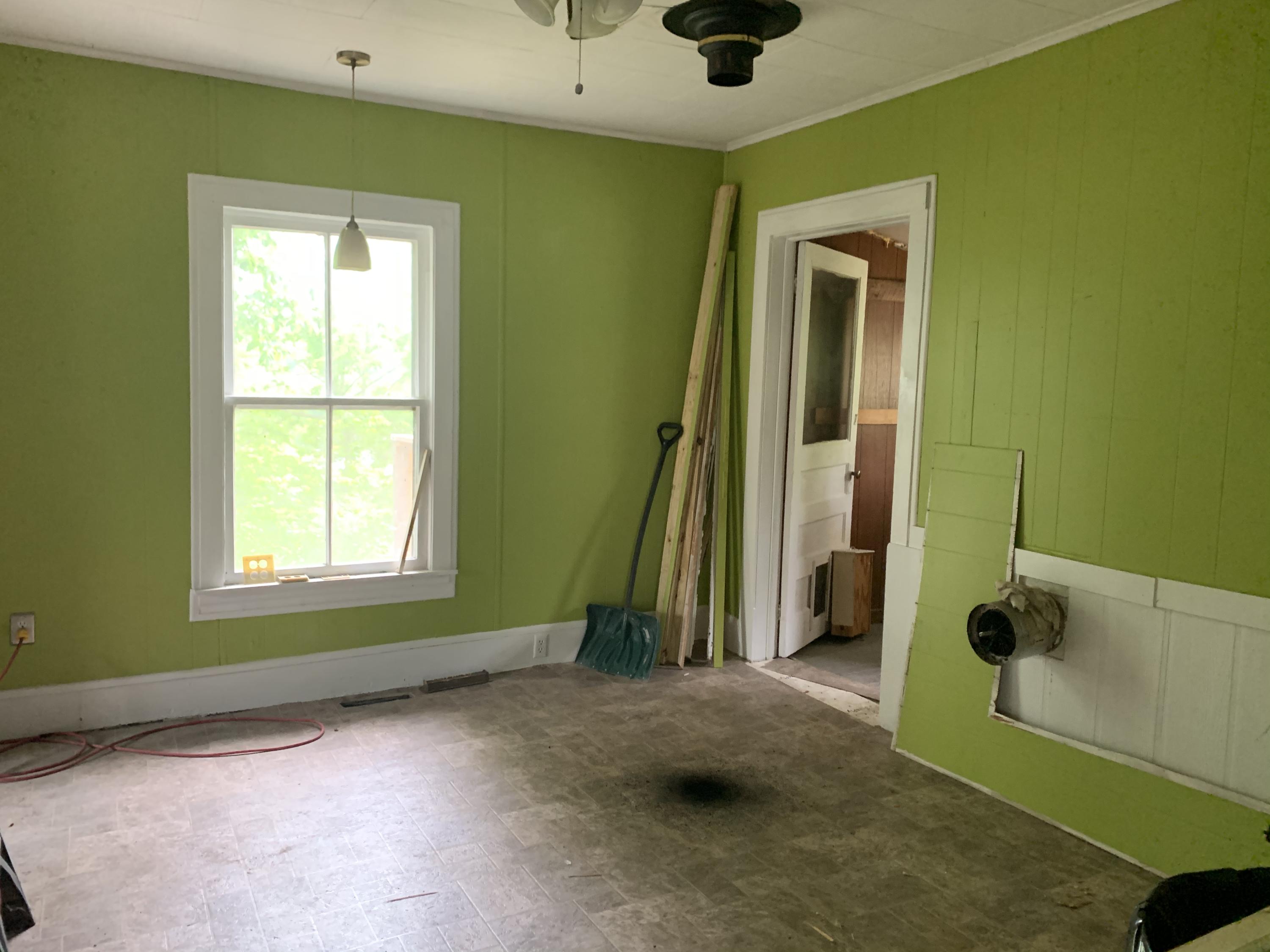 816 Paca Street Pulaski, VA 24301 - Photo 7 of 16 IMG_6663