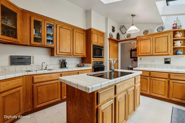 $849,900 | 4216 Corona Way, Sacramento, CA 95864