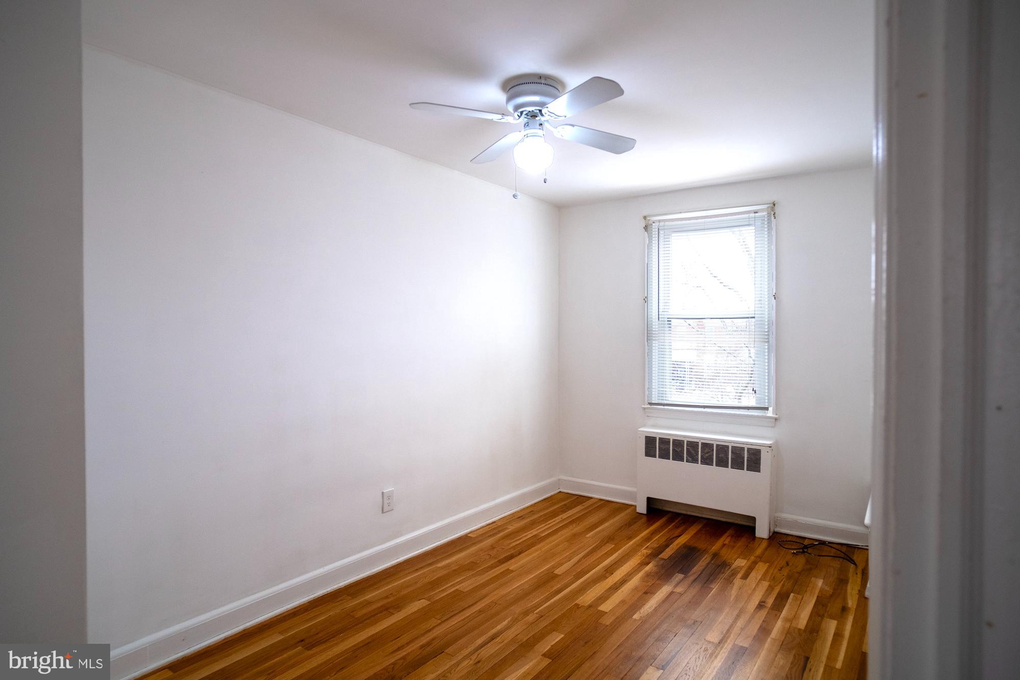 3704 Greenvale Road Baltimore, MD 21229 - Photo 12 of 17 Bedrom
