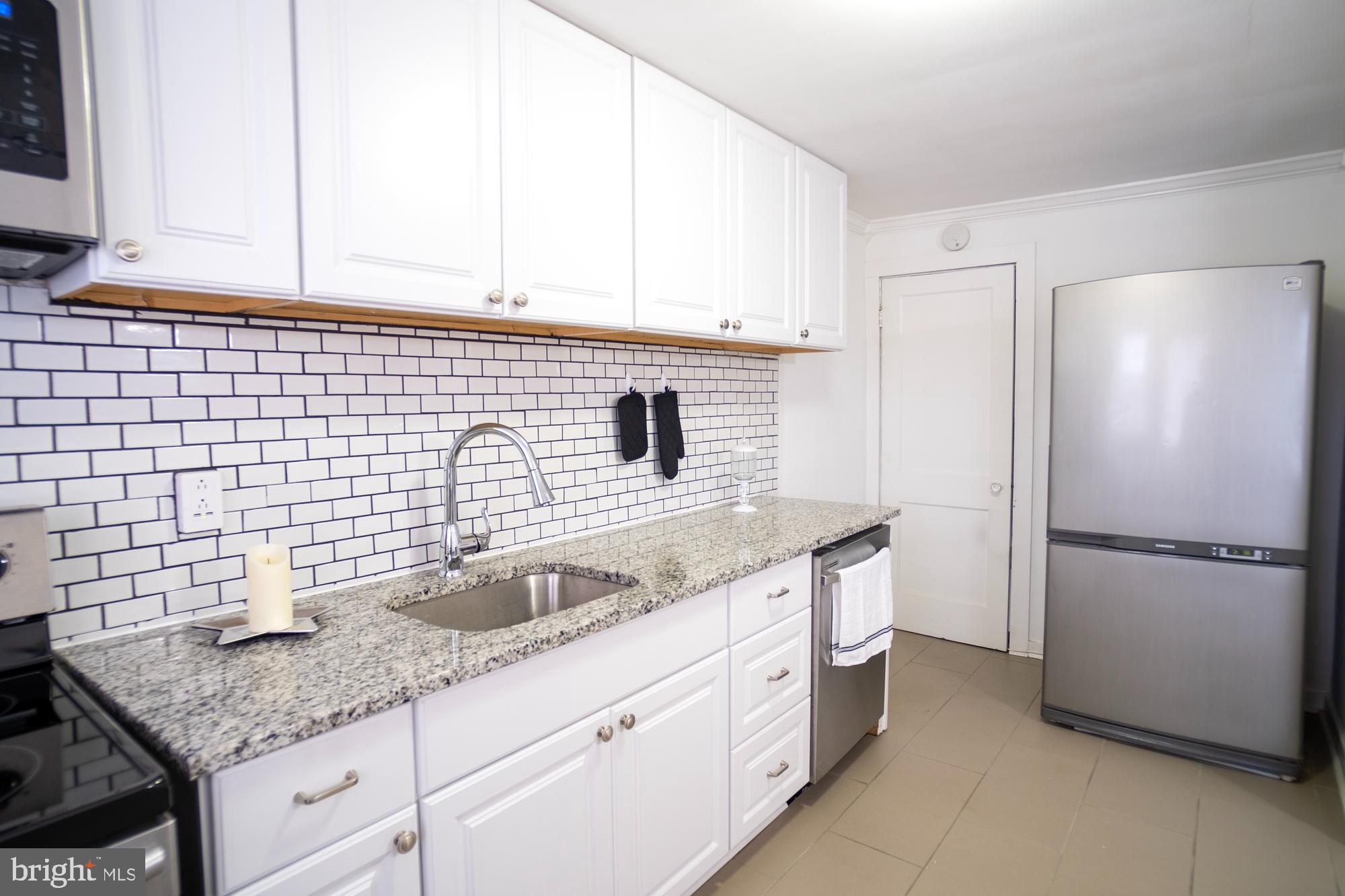 3704 Greenvale Road Baltimore, MD 21229 - Photo 7 of 17 Kitchen