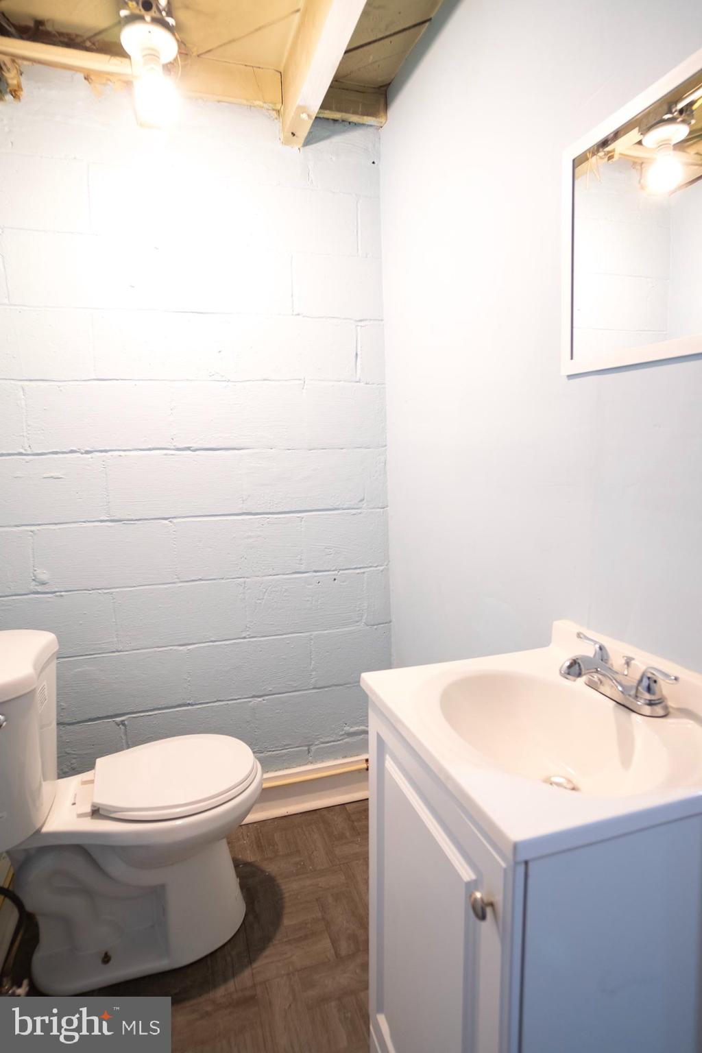 3704 Greenvale Road Baltimore, MD 21229 - Photo 9 of 17 Half Bath