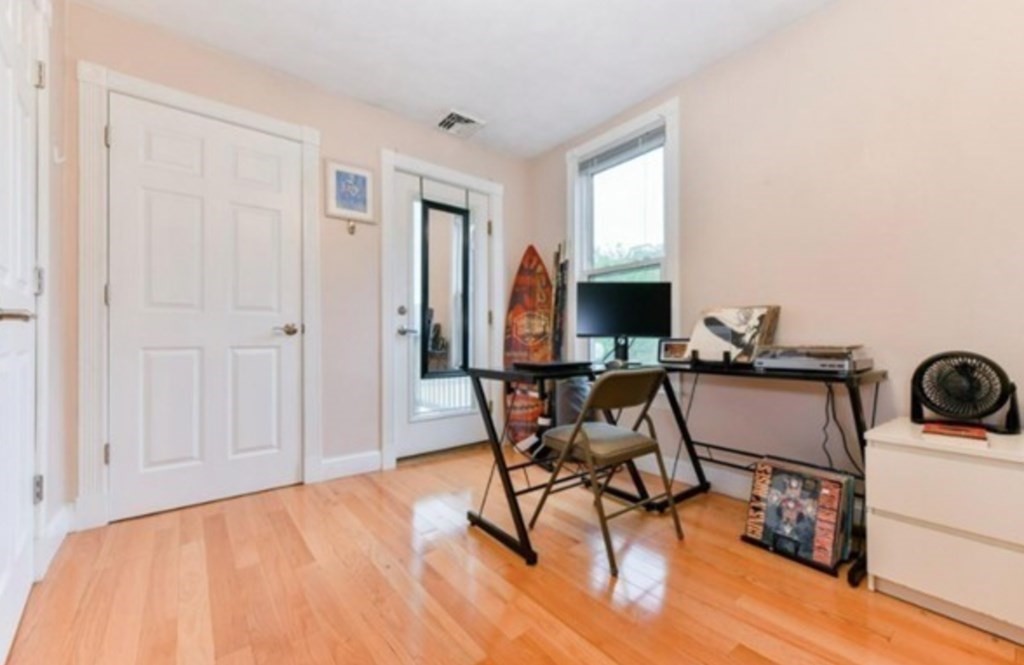 239 Emerson Street Boston, MA 02127 - Photo 10 of 13