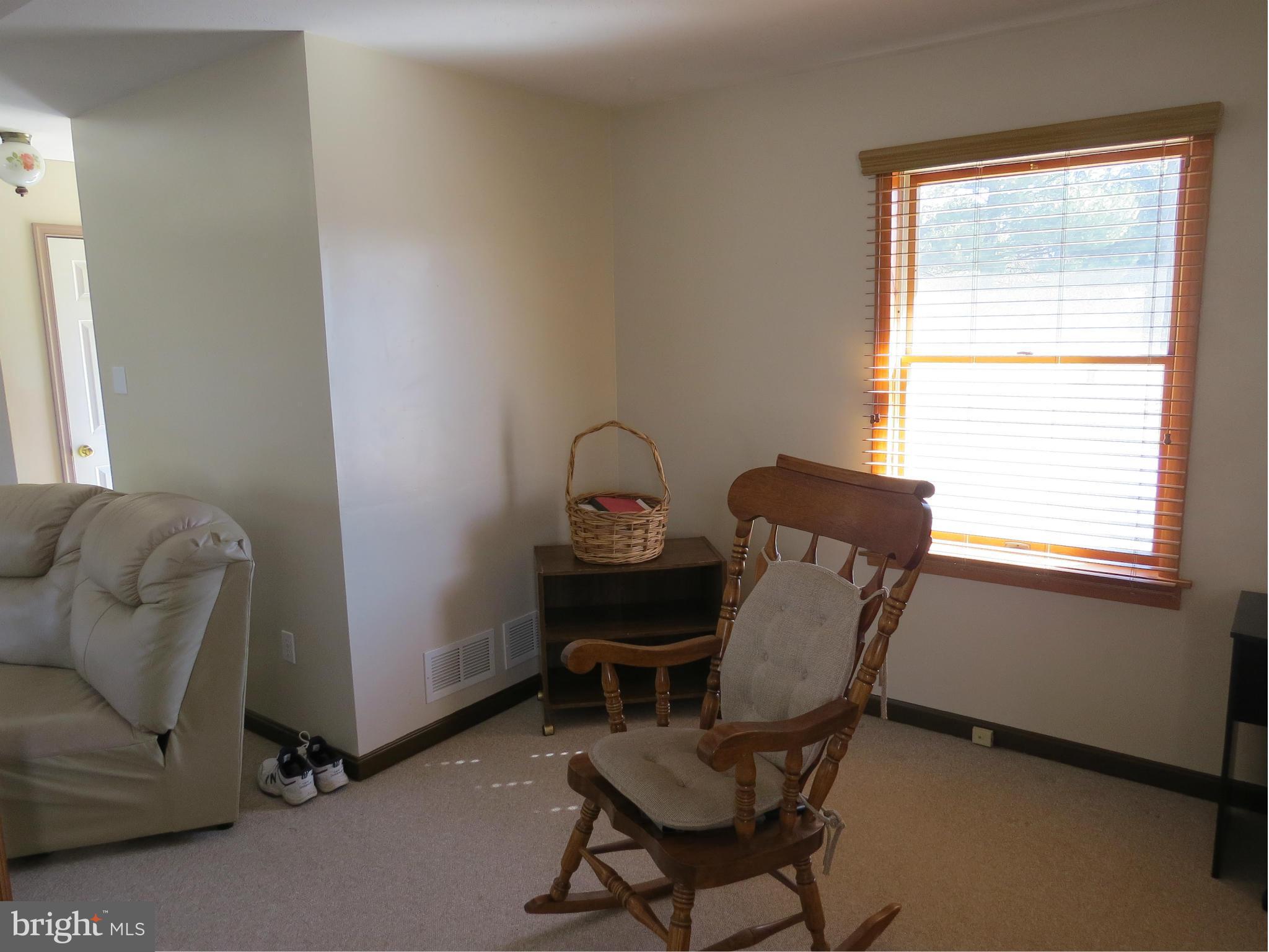 4950 Roller Road Manchester, MD 21102 - Photo 11 of 30 Family Room