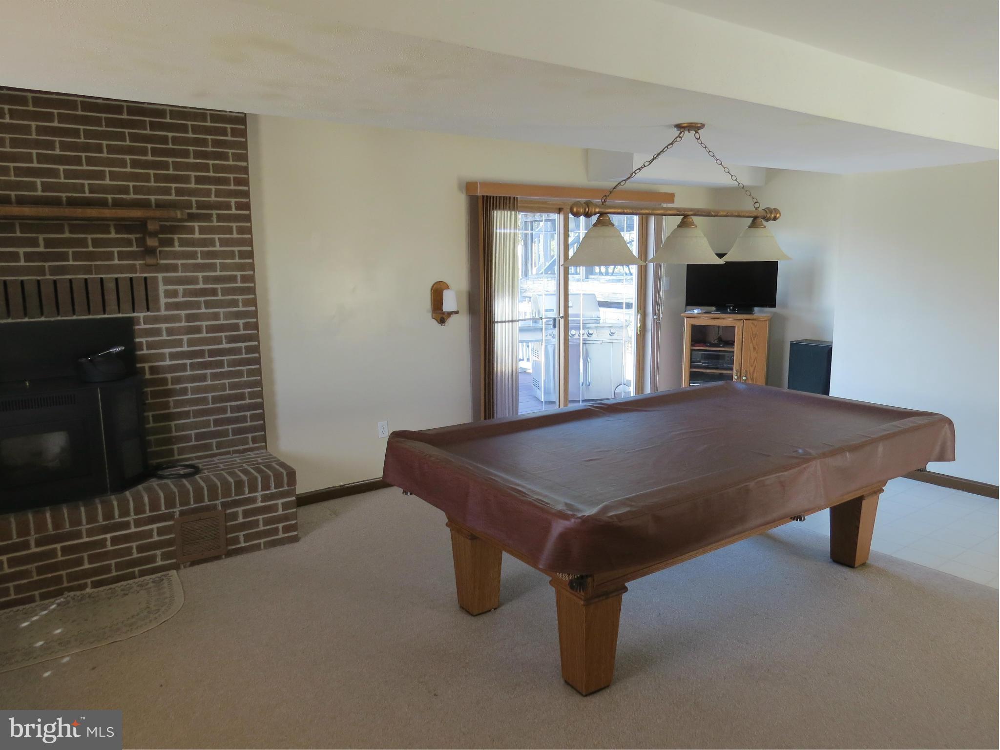 4950 Roller Road Manchester, MD 21102 - Photo 12 of 30 Family Room