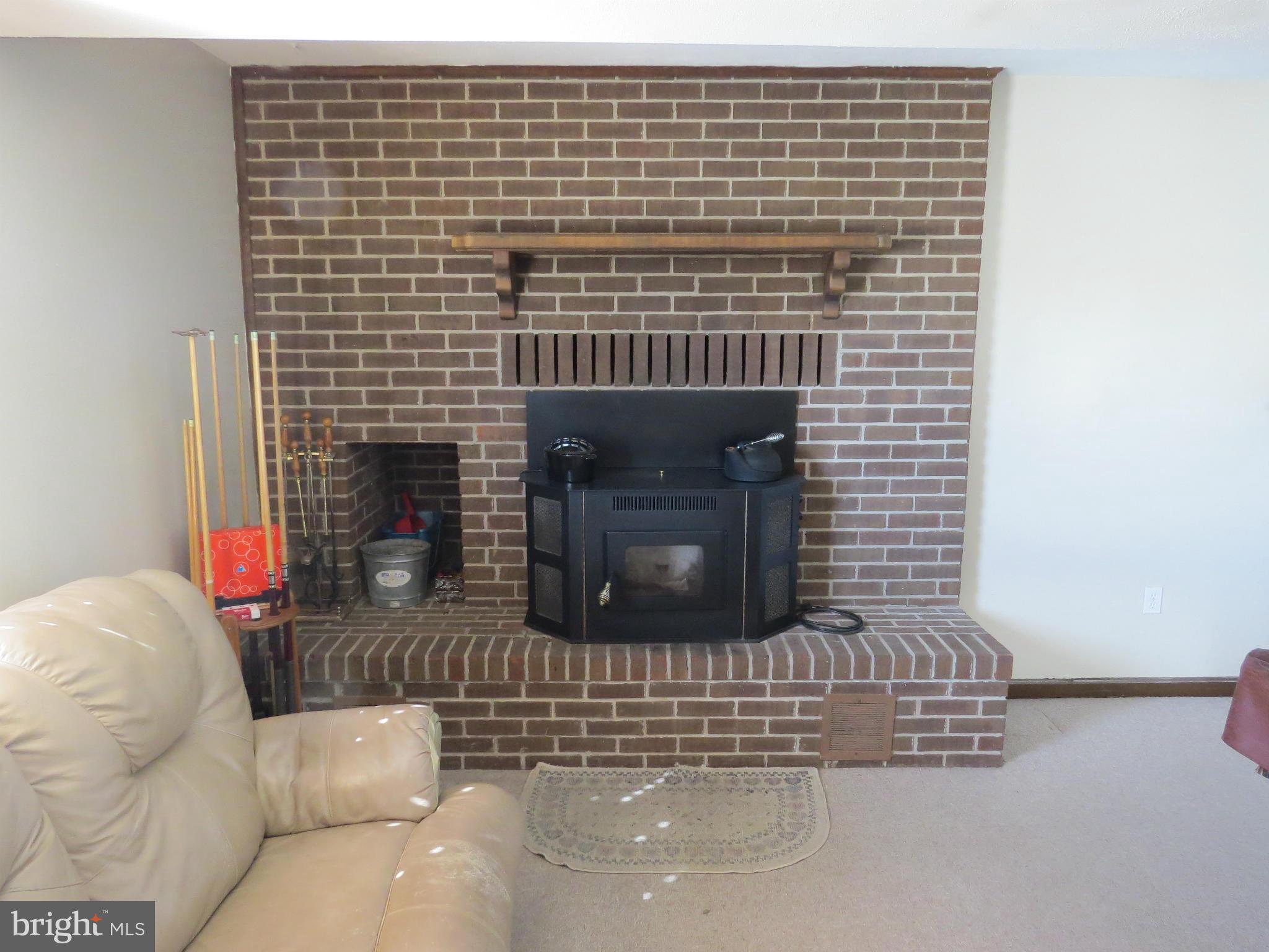 4950 Roller Road Manchester, MD 21102 - Photo 9 of 30 Family Room