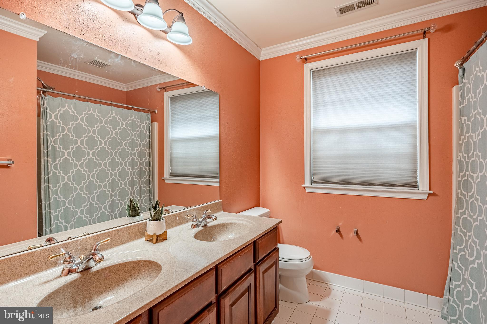 400 Indian Run Road Avondale, PA 19311 - Photo 34 of 56 Bathroom